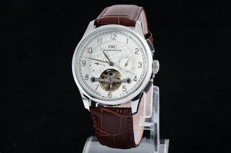 IWC watch man-272